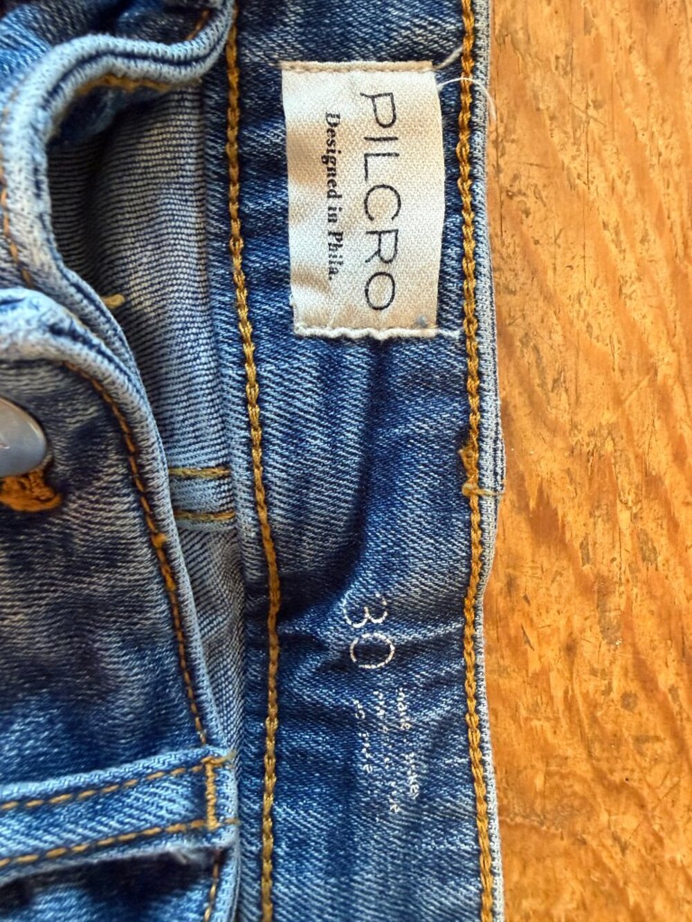 Pilcro High Rise, Rolled Cuff Jeans, size 30 - Picture 3 of 6